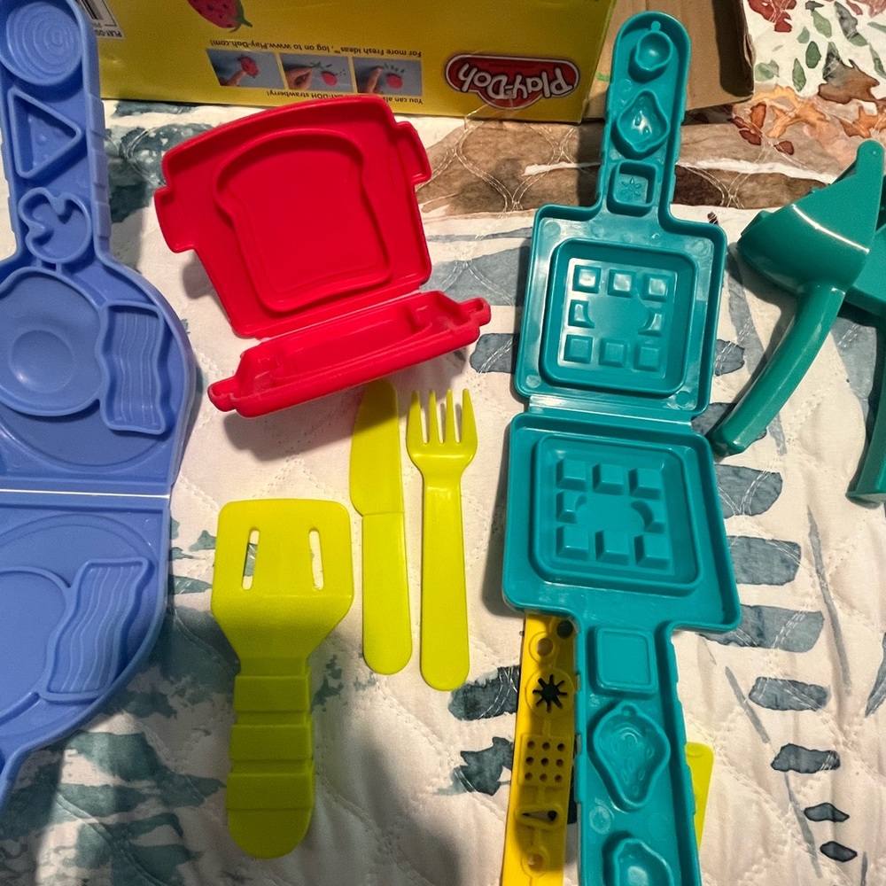 Play-Doh Breakfast Time Set - Colorful Creative Fun - Picture 5 of 5